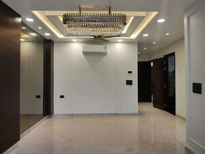Building Lobby in 3 BHK Builder Floor at Sector 21 – for Rent