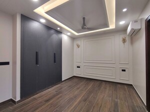 Furnished Amenities in 3 BHK Builder Floor at Sector 21 – for Rent