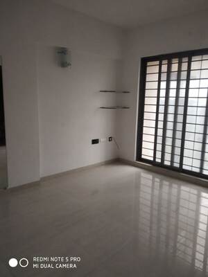 Room in 2 BHK Apartment at Kool Homes Solitaire I, Kondhwa – for Sale