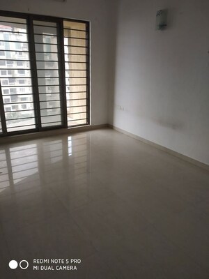 Room in 2 BHK Apartment at Kool Homes Solitaire I, Kondhwa – for Sale