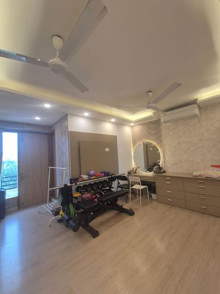 Gym, sector 21 3 Bedroom 1550 Sq.Ft. Builder Floor In Sector 21 Gurgaon 10668262
