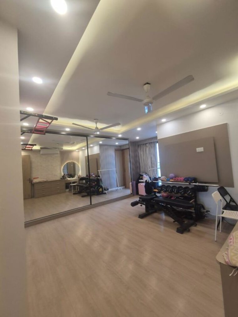 Gym, sector 21 3 Bedroom 1550 Sq.Ft. Builder Floor In Sector 21 Gurgaon 10668262