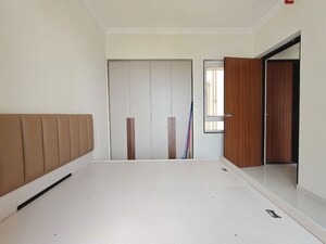 Room in 1 BHK Apartment at Raunak Bliss, Ghodbunder Road – for Rent