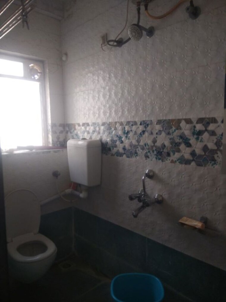 Bathroom, paya-chs-aundh 1 RK 450 Sq.Ft. Apartment In Aundh Pune 10668299