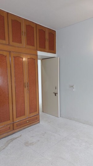 Room in 3 BHK Builder Floor at Sector 23 – for Rent