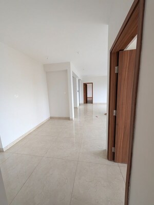 Room in 3.5 BHK Apartment at Gera World of Joy, Kharadi – for Rent