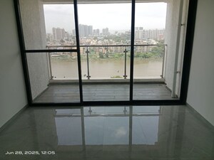 Room in 3.5 BHK Apartment at Gera World of Joy, Kharadi – for Rent