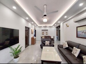 Team Area in 3 BHK Builder Floor at Emaar MGF Emerald Hills, Sector 65 – for Sale