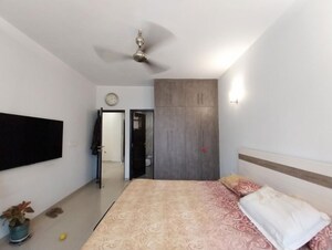 Room in 3 BHK Builder Floor at Emaar MGF Emerald Hills, Sector 65 – for Sale