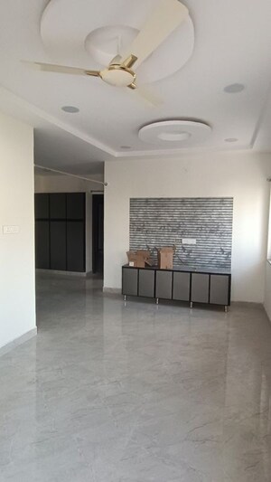 Room in 2 BHK Apartment at Sri Venkateswara Nilayam Kondapur, Kondapur – for Rent
