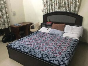  Pg For Rent in Hazratganj