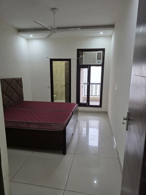 Room in 3 BHK Apartment at Utrathiya – for Rent