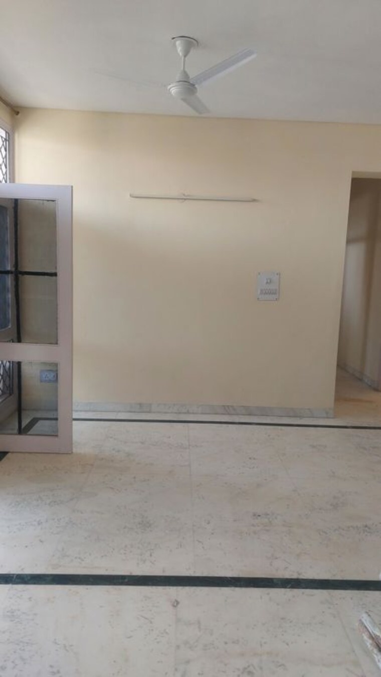 Room, sector 21 3 Bedroom 1550 Sq.Ft. Builder Floor In Sector 21 Gurgaon 10668358