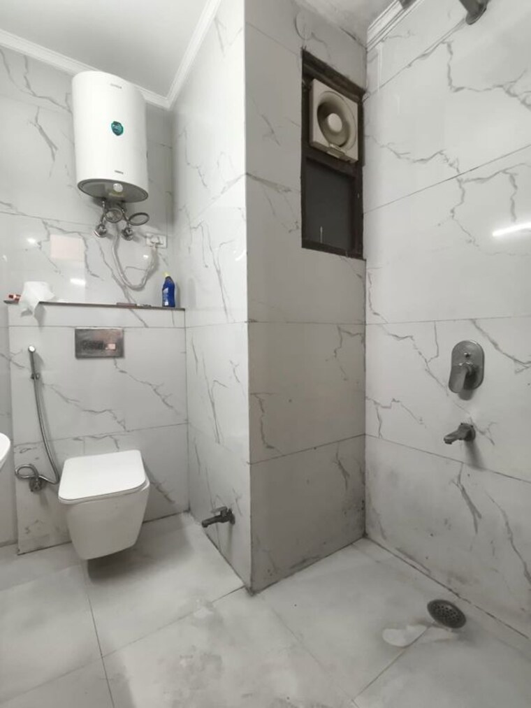 Bathroom, saket 2 Bedroom 850 Sq.Ft. Builder Floor In Saket Delhi 10668366