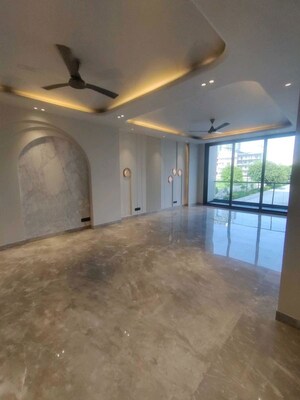 Room in 3 BHK Builder Floor at Palam Vihar – for Rent