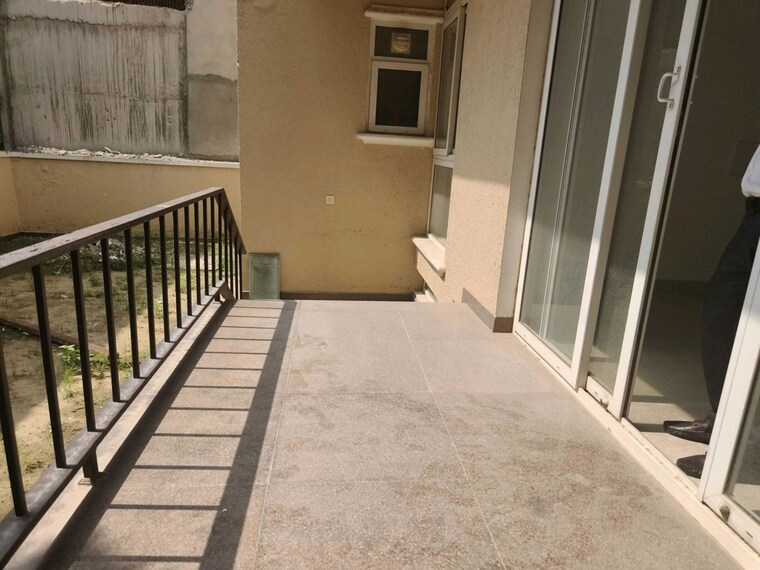 Balcony, palam vihar 3 Bedroom 1550 Sq.Ft. Builder Floor In Palam Vihar Gurgaon 10668415