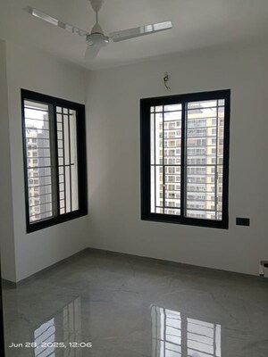 Room in 3 BHK Apartment at Unique Youtopia, Kharadi – for Rent