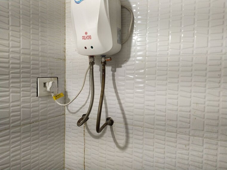 Bathroom, purshottam-nayan Pg For Boys In Ghodbunder Road 10668437