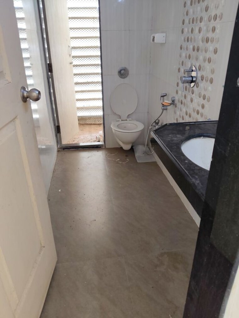 Bathroom, platinum-heights-mumbai 2 Bedroom 750 Sq.Ft. Apartment In Andheri West Mumbai 10668426