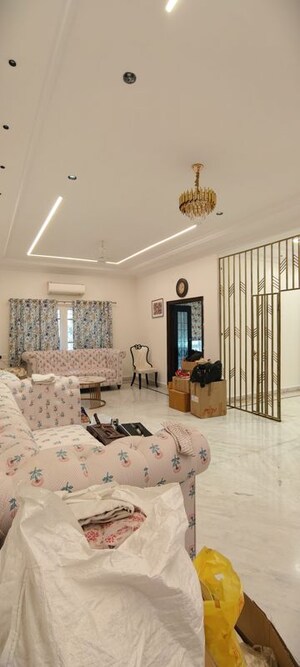 Living Room in 3.5 BHK Apartment at Rama Apartment Banjara Hills, Banjara Hills – for Rent