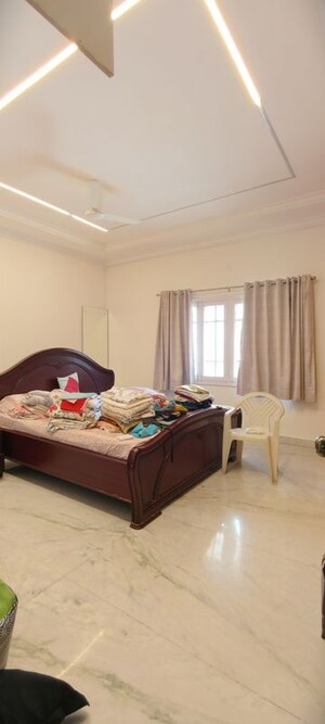 Bedroom in 3.5 BHK Apartment at Rama Apartment Banjara Hills, Banjara Hills – for Rent