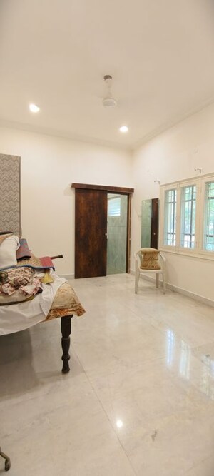 Bedroom in 3.5 BHK Apartment at Rama Apartment Banjara Hills, Banjara Hills – for Rent