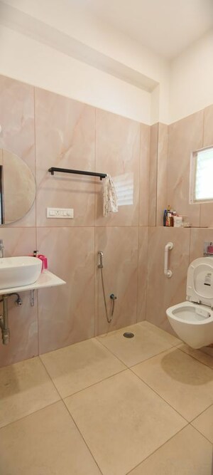 Bathroom in 3.5 BHK Apartment at Rama Apartment Banjara Hills, Banjara Hills – for Rent