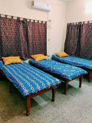 Bedroom in  Pg at Goregaon East – for Rent