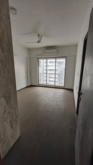 3.5 BHK Apartment For Rent in Sunteck Signia Pearl, Bandra Kurla Complex