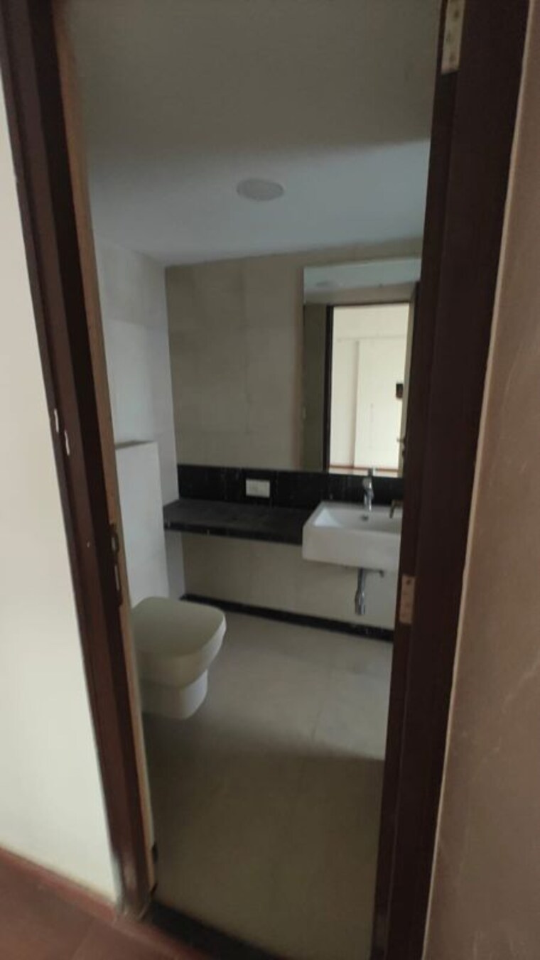 Bathroom, sunteck-signia-pearl 3.5 Bedroom 1525 Sq.Ft. Apartment In Bandra Kurla Complex Mumbai 10668483
