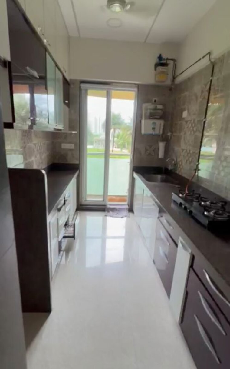 Kitchen, big-splash 2.5 Bedroom 750 Sq.Ft. Apartment In Vashi Sector 17 Navi Mumbai 10668491