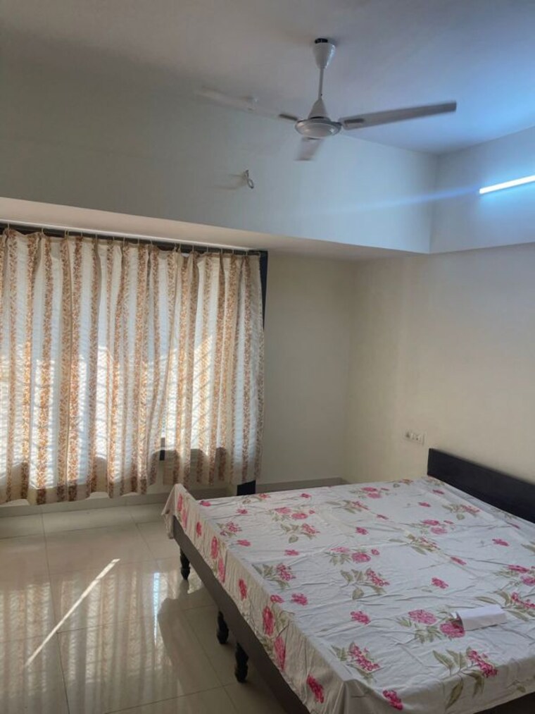 Bedroom, evershine-cosmic 3 Bedroom 1150 Sq.Ft. Apartment In Andheri West Mumbai 10668471