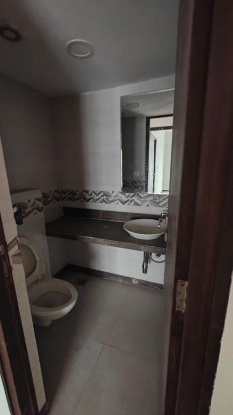 Bathroom, sunteck-signia-pearl 4 Bedroom 2000 Sq.Ft. Apartment In Bandra Kurla Complex Mumbai 10668499