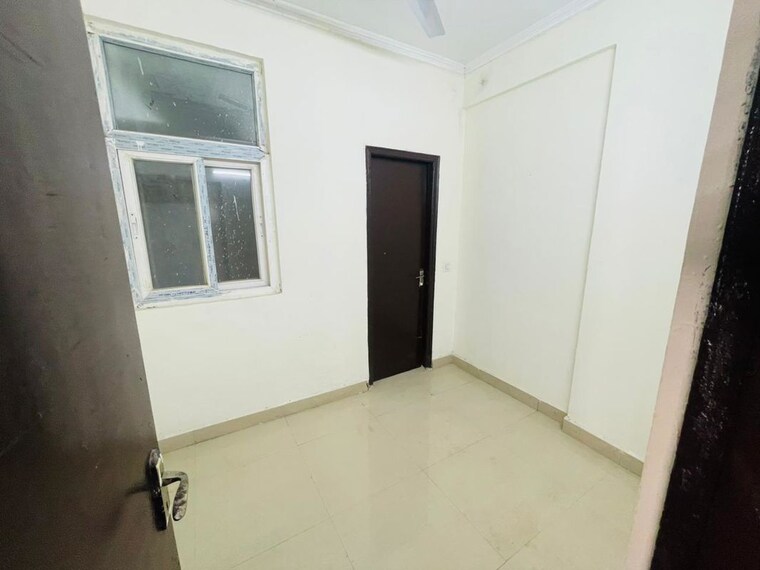 Room, amrapali-silicon-city 4 Bedroom 2410 Sq.Ft. Apartment In Sector 76 Noida 10668487