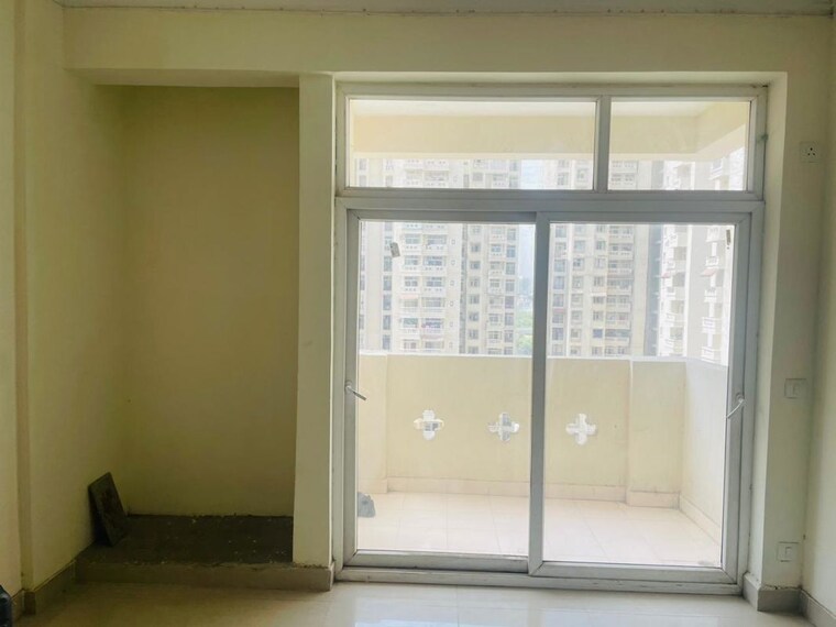Room, amrapali-silicon-city 4 Bedroom 2410 Sq.Ft. Apartment In Sector 76 Noida 10668487