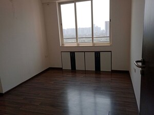 Room in 2 BHK Apartment at Lodha Aurum, Kanjurmarg East – for Rent