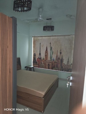 Furnished Amenities in 2 BHK Apartment at Sheth Vasant Lawns, Laxmi Nagar – for Rent