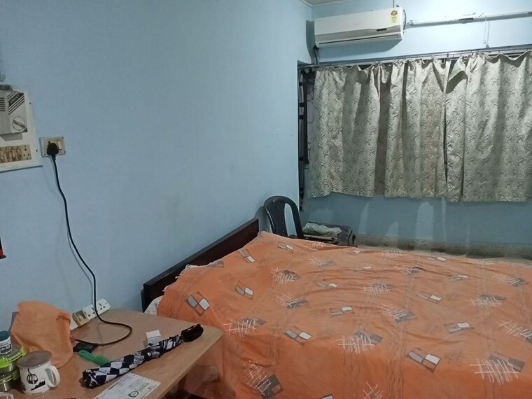 Room, bandra west 2 Bedroom 700 Sq.Ft. Apartment In Bandra West Mumbai 10668462