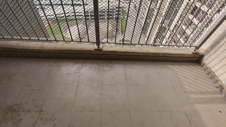 Balcony, godrej-emerald 1.5 Bedroom 490 Sq.Ft. Apartment In Ghodbunder Road Thane 10668500