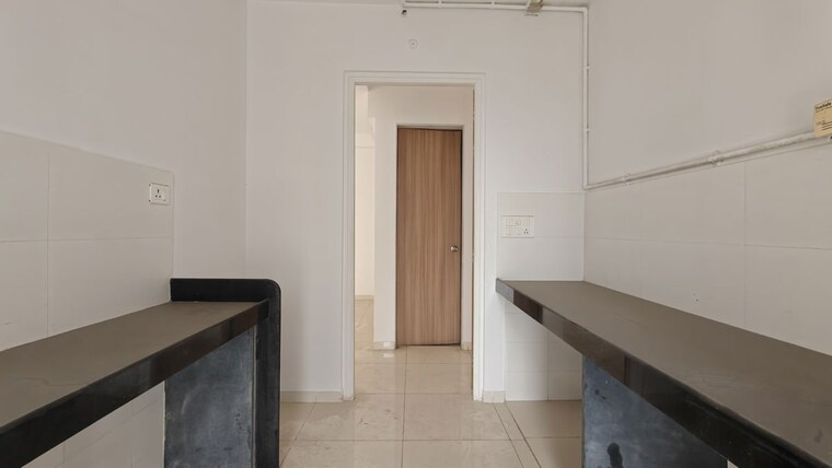 Room, godrej-emerald 1.5 Bedroom 490 Sq.Ft. Apartment In Ghodbunder Road Thane 10668500