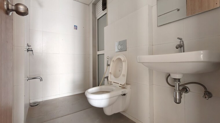 Bathroom, godrej-emerald 1.5 Bedroom 490 Sq.Ft. Apartment In Ghodbunder Road Thane 10668500