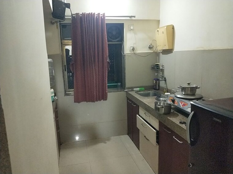 Kitchen, everest-countryside-jasmine Pg For Boys In Kasarvadavali 10668530
