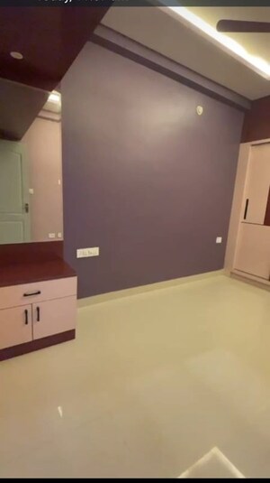 Room in 3 BHK Apartment at SMR Vinay Iconia Hyderabad, Kondapur – for Rent