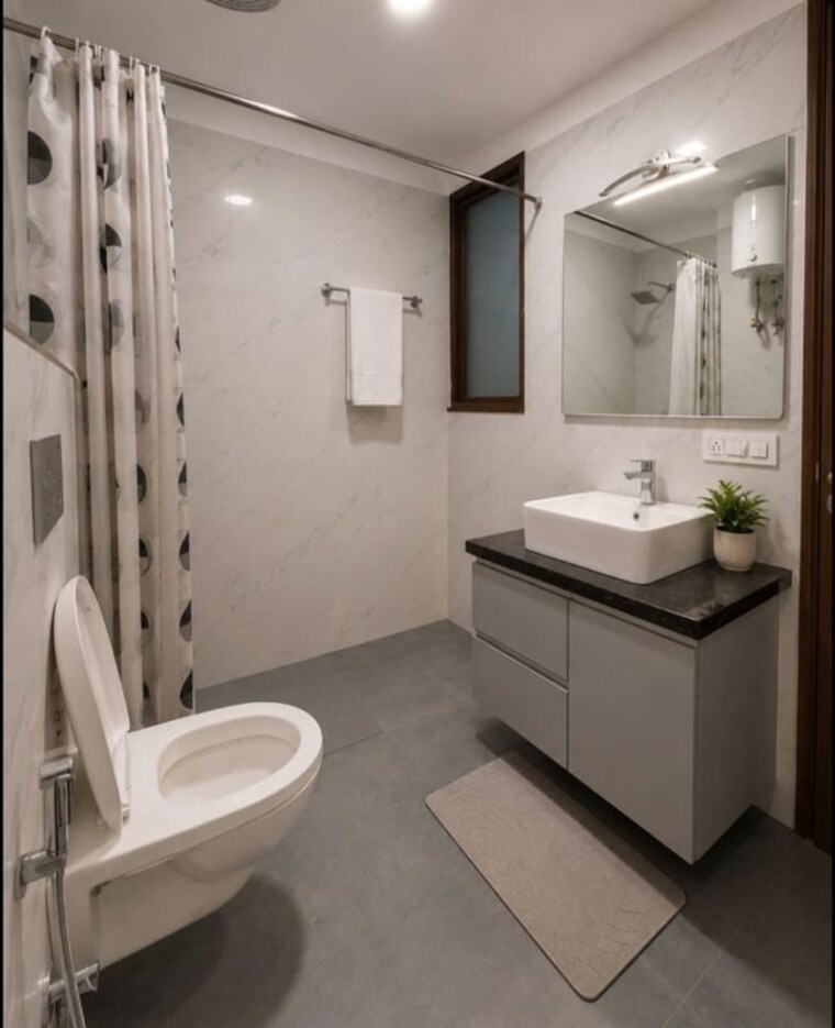 Bathroom, palam vihar 3 Bedroom 1550 Sq.Ft. Builder Floor In Palam Vihar Gurgaon 10668527