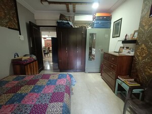 Bedroom in 2 BHK Apartment at Khar West – for Rent