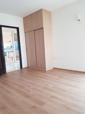 Room in 3 BHK Apartment at Brigade Exotica, Old Madras Road – for Rent