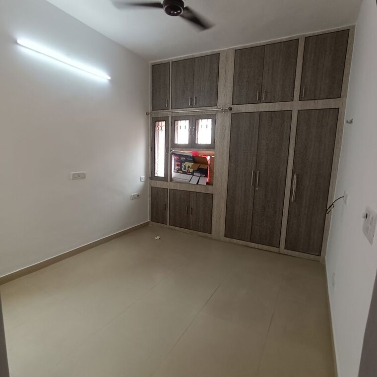 Room, kalkaji 3 Bedroom 1800 Sq.Ft. Builder Floor In Kalkaji Delhi 10668513