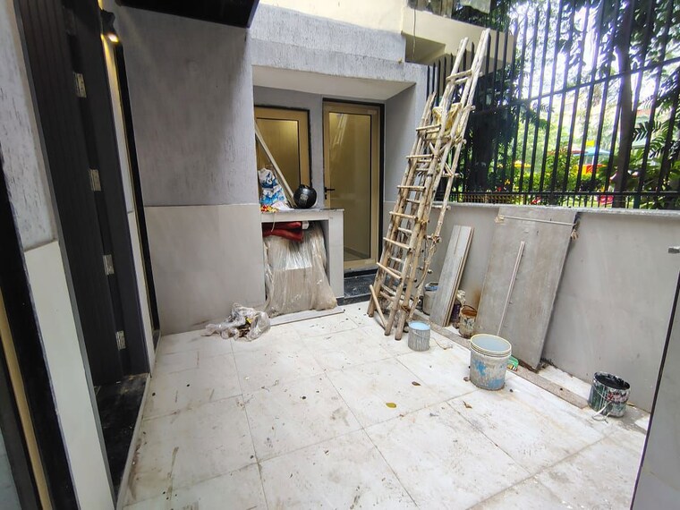 Balcony, kalkaji 2.5 Bedroom 2000 Sq.Ft. Apartment In Kalkaji Delhi 10668563