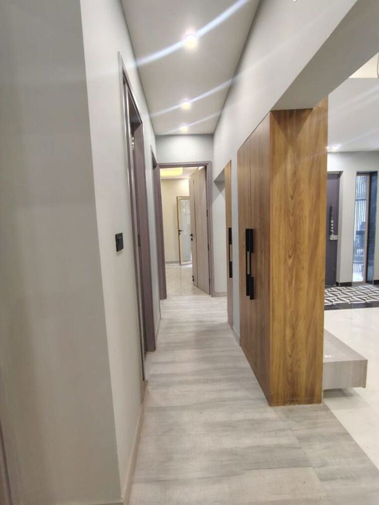 undefined, kalkaji 2.5 Bedroom 2000 Sq.Ft. Apartment In Kalkaji Delhi 10668563
