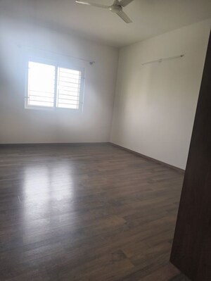 Room in 3 BHK Apartment at Century Breeze, Jakkuru – for Rent
